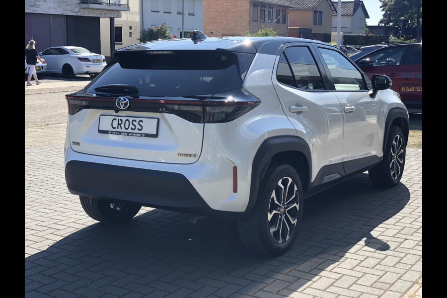 Toyota Yaris Cross 1.5 Hybrid Dynamic Bi-Tone Comfort Pack | Dodehoekherkenning, Parkeersensoren, Stoel + Stuurverwarming, Smart connect