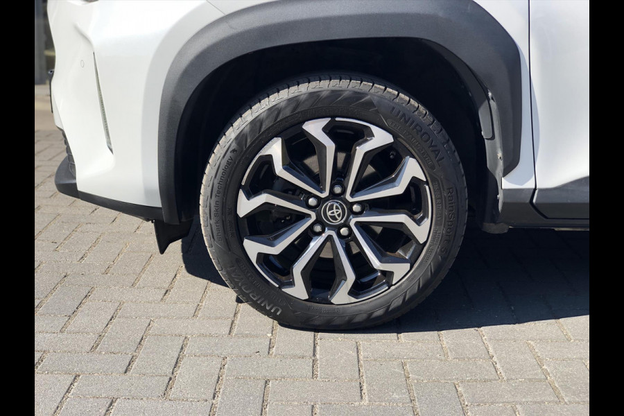 Toyota Yaris Cross 1.5 Hybrid Dynamic Bi-Tone Comfort Pack | Dodehoekherkenning, Parkeersensoren, Stoel + Stuurverwarming, Smart connect