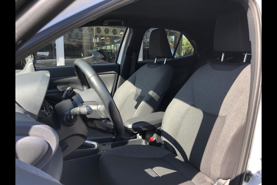 Toyota Yaris Cross 1.5 Hybrid Dynamic Bi-Tone Comfort Pack | Dodehoekherkenning, Parkeersensoren, Stoel + Stuurverwarming, Smart connect
