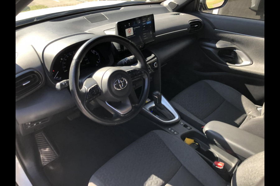 Toyota Yaris Cross 1.5 Hybrid Dynamic Bi-Tone Comfort Pack | Dodehoekherkenning, Parkeersensoren, Stoel + Stuurverwarming, Smart connect