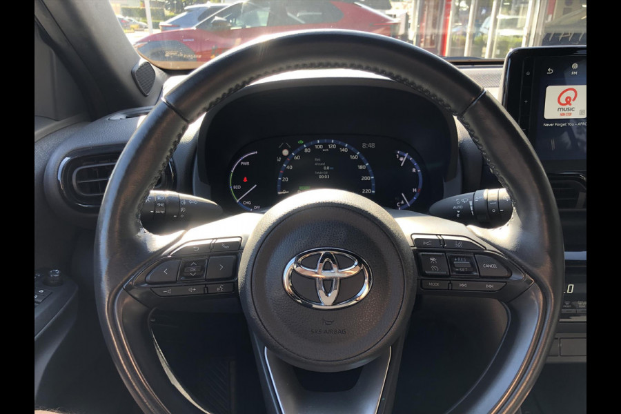 Toyota Yaris Cross 1.5 Hybrid Dynamic Bi-Tone Comfort Pack | Dodehoekherkenning, Parkeersensoren, Stoel + Stuurverwarming, Smart connect