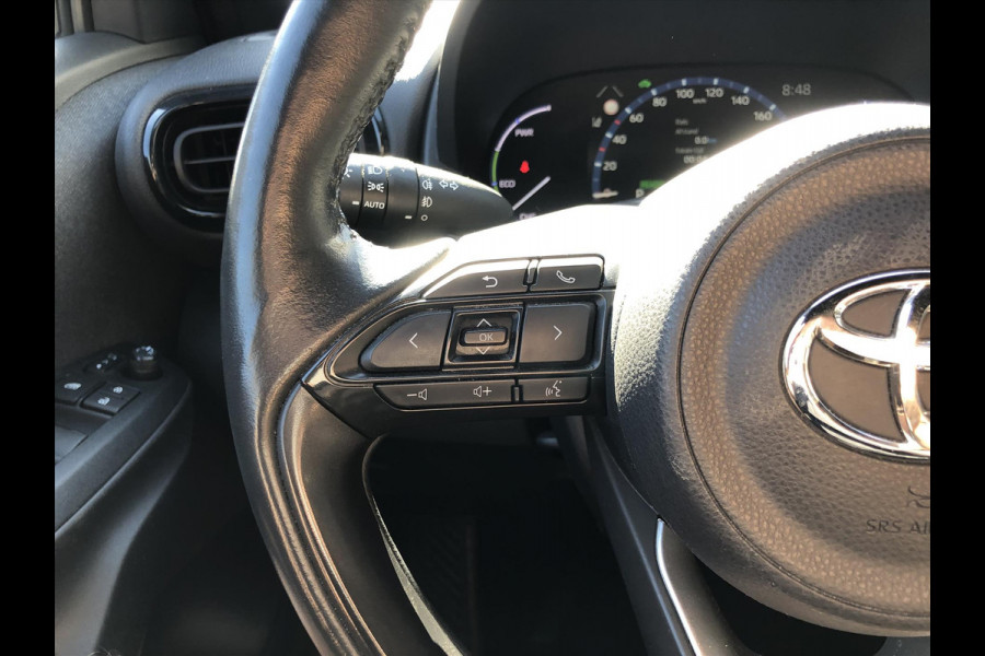 Toyota Yaris Cross 1.5 Hybrid Dynamic Bi-Tone Comfort Pack | Dodehoekherkenning, Parkeersensoren, Stoel + Stuurverwarming, Smart connect