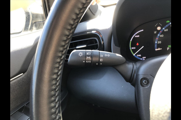 Toyota Yaris Cross 1.5 Hybrid Dynamic Bi-Tone Comfort Pack | Dodehoekherkenning, Parkeersensoren, Stoel + Stuurverwarming, Smart connect