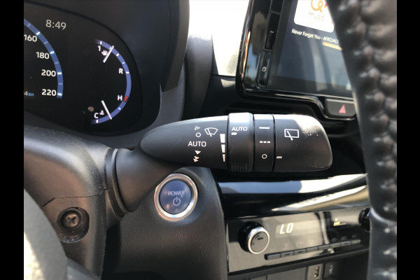 Toyota Yaris Cross 1.5 Hybrid Dynamic Bi-Tone Comfort Pack | Dodehoekherkenning, Parkeersensoren, Stoel + Stuurverwarming, Smart connect