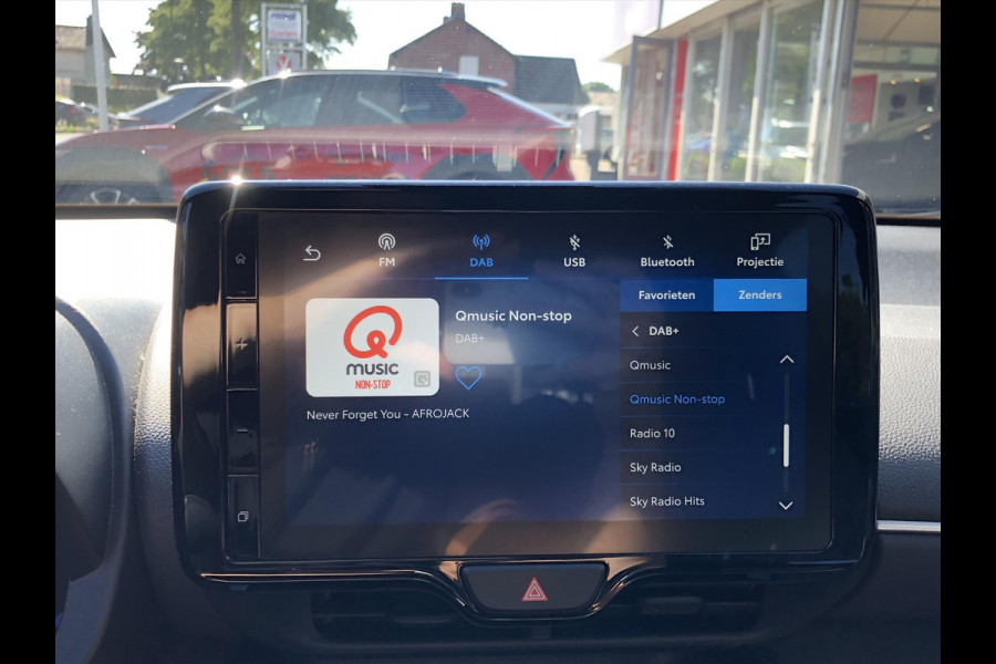 Toyota Yaris Cross 1.5 Hybrid Dynamic Bi-Tone Comfort Pack | Dodehoekherkenning, Parkeersensoren, Stoel + Stuurverwarming, Smart connect