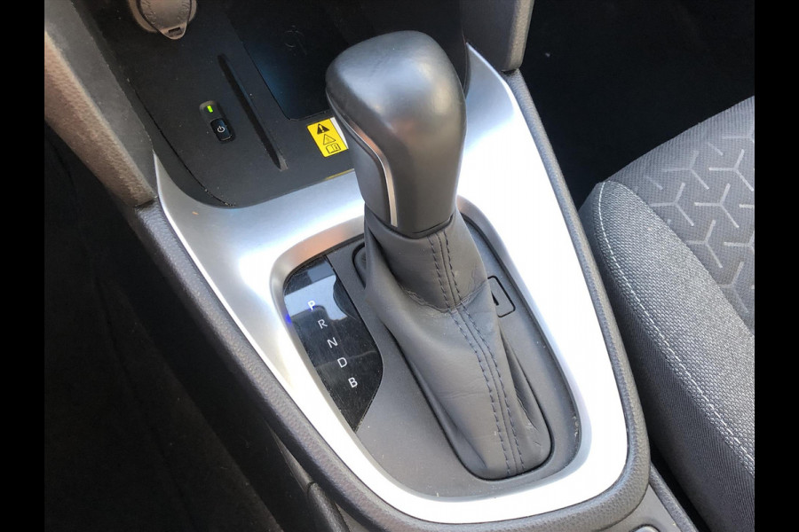 Toyota Yaris Cross 1.5 Hybrid Dynamic Bi-Tone Comfort Pack | Dodehoekherkenning, Parkeersensoren, Stoel + Stuurverwarming, Smart connect