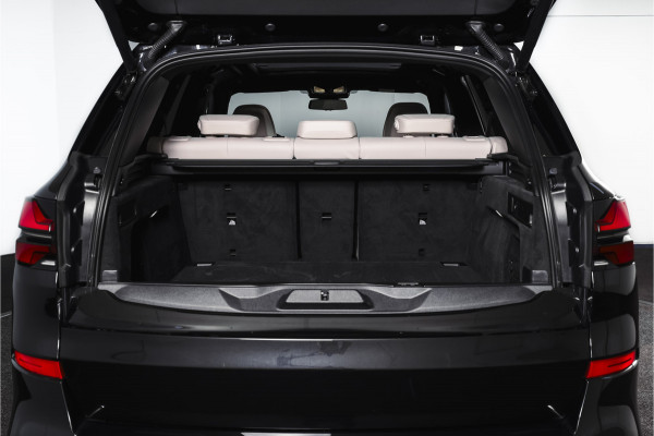 BMW X5 xDrive50e M Sportpakket Pro | Driving Assistant Pro | BMW Individual Leder | Glow Grille | Innovation Pack | Travel assist pack |  S/K-Panodak | Adapt. Cruise | Memory stoelen | Stoelverw.+Ventilatie | Luchtvering | Ele 4662