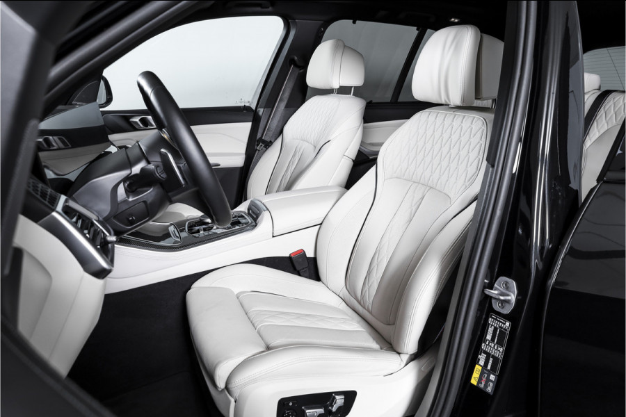 BMW X5 xDrive50e M Sportpakket Pro | Driving Assistant Pro | BMW Individual Leder | Glow Grille | Innovation Pack | Travel assist pack |  S/K-Panodak | Adapt. Cruise | Memory stoelen | Stoelverw.+Ventilatie | Luchtvering | Ele 4662