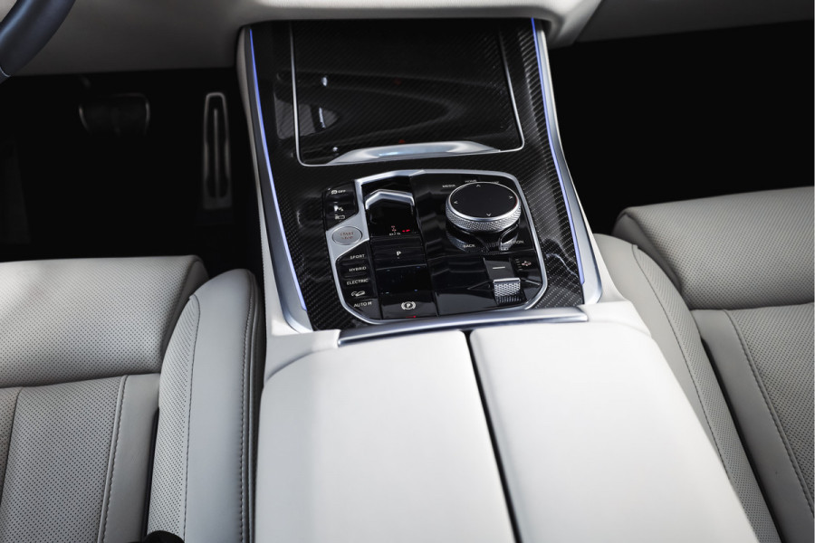 BMW X5 xDrive50e M Sportpakket Pro | Driving Assistant Pro | BMW Individual Leder | Glow Grille | Innovation Pack | Travel assist pack |  S/K-Panodak | Adapt. Cruise | Memory stoelen | Stoelverw.+Ventilatie | Luchtvering | Ele 4662