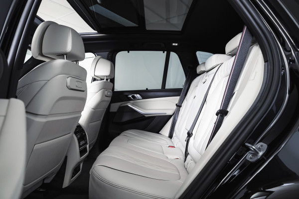 BMW X5 xDrive50e M Sportpakket Pro | Driving Assistant Pro | BMW Individual Leder | Glow Grille | Innovation Pack | Travel assist pack |  S/K-Panodak | Adapt. Cruise | Memory stoelen | Stoelverw.+Ventilatie | Luchtvering | Ele 4662