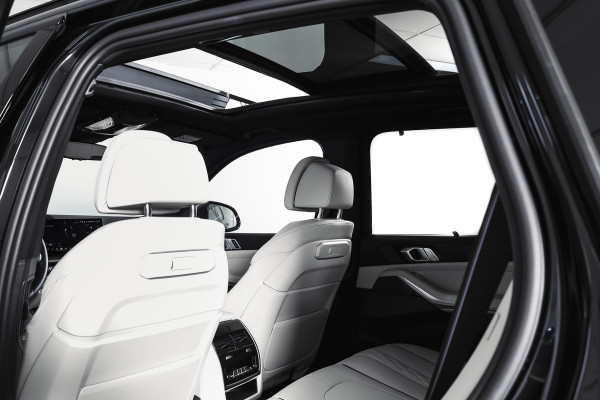 BMW X5 xDrive50e M Sportpakket Pro | Driving Assistant Pro | BMW Individual Leder | Glow Grille | Innovation Pack | Travel assist pack |  S/K-Panodak | Adapt. Cruise | Memory stoelen | Stoelverw.+Ventilatie | Luchtvering | Ele 4662