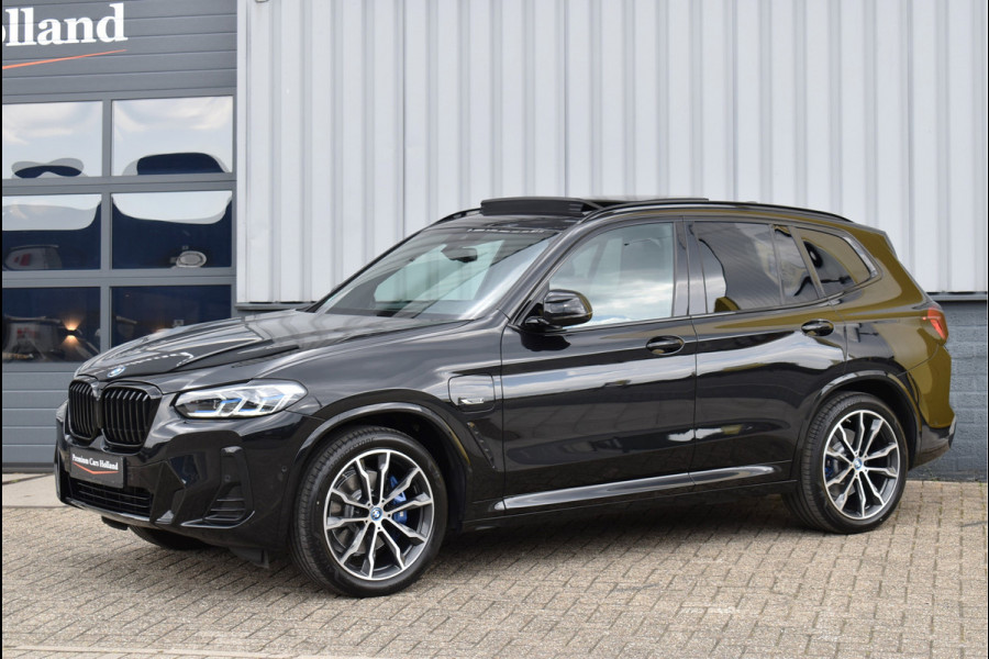 BMW X3 xDrive30e M-Sport 292 Pk Pano Trekhaak Shadow Line Navi Camera Laser 20 Inch