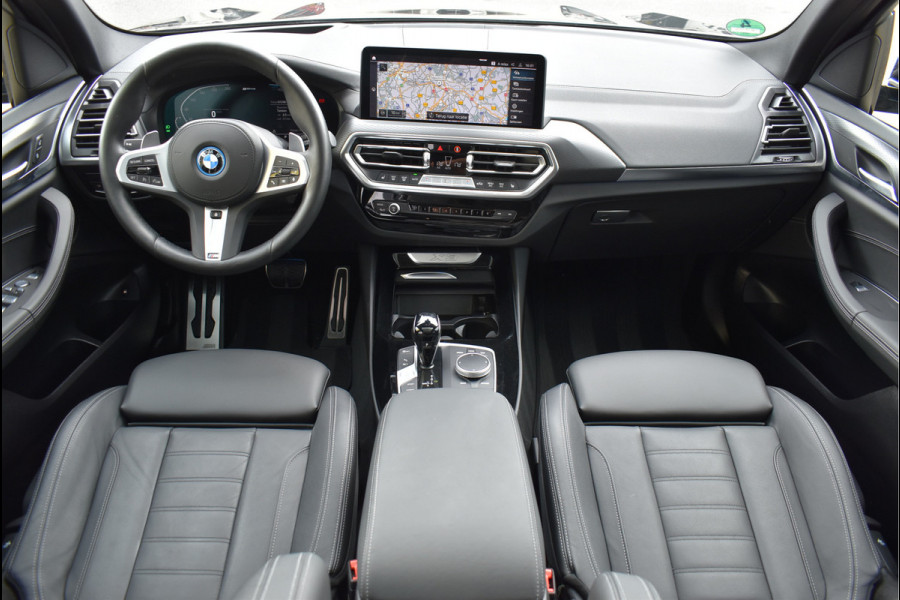 BMW X3 xDrive30e M-Sport 292 Pk Pano Trekhaak Shadow Line Navi Camera Laser 20 Inch