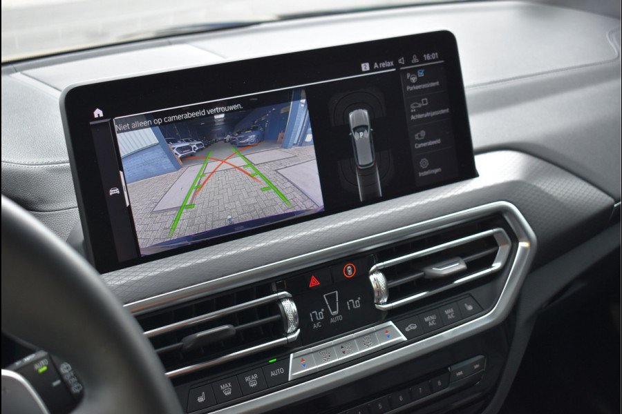 BMW X3 xDrive30e M-Sport 292 Pk Pano Trekhaak Shadow Line Navi Camera Laser 20 Inch