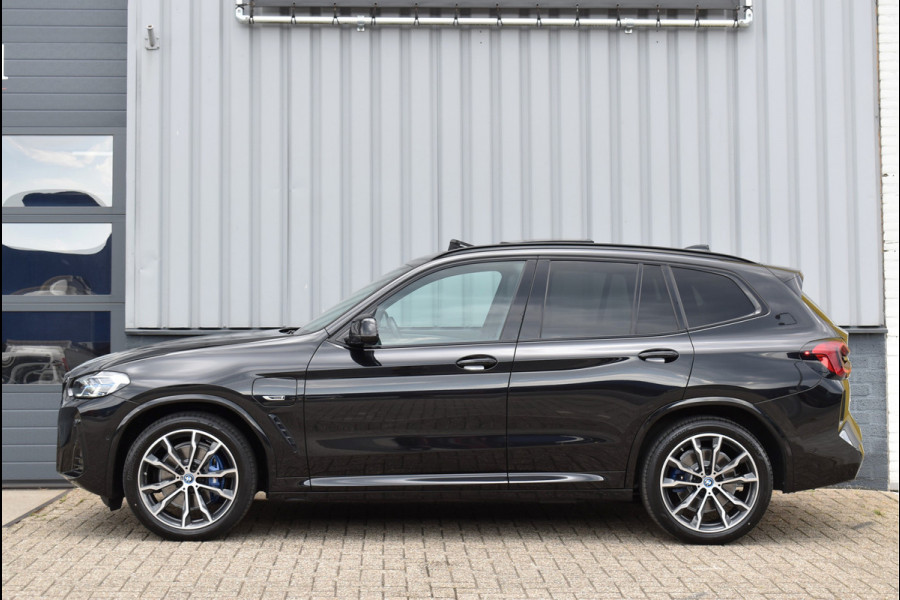 BMW X3 xDrive30e M-Sport 292 Pk Pano Trekhaak Shadow Line Navi Camera Laser 20 Inch
