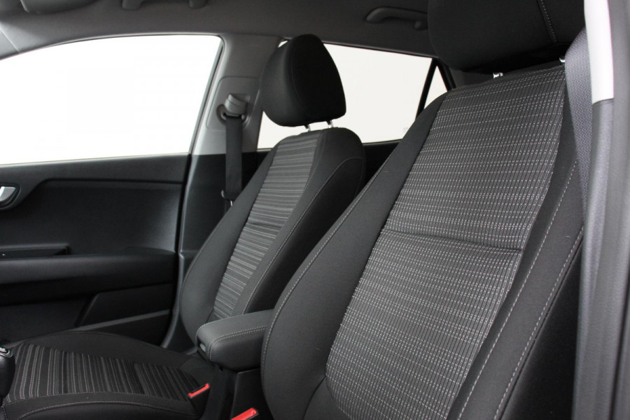 Kia Stonic 1.0 T-GDi 101pk Advance | Navigatie | Climate Control |  Camera | Parkeer Sensoren | Lichtmetalen Velgen | Led | Stoel en Stuurverwarming |