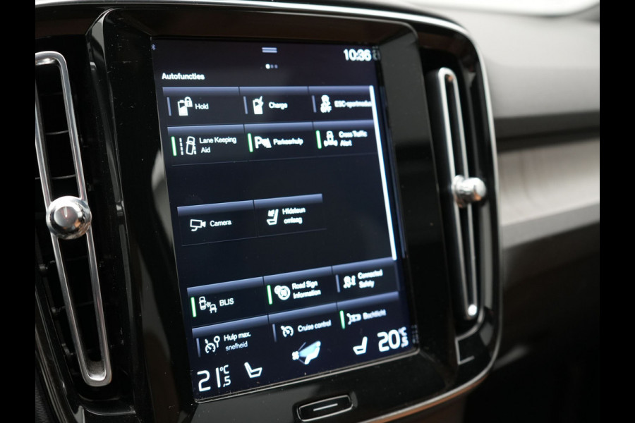 Volvo XC40 T5 Recharge Inscription Plug In Hybrid PHEV | Panodak | Trekhaak af Fabriek | Adaptive Cruise | Harman Kardon | Camera | Verwarmde Lederen Sportstoelen |