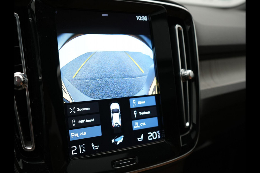 Volvo XC40 T5 Recharge Inscription Plug In Hybrid PHEV | Panodak | Trekhaak af Fabriek | Adaptive Cruise | Harman Kardon | Camera | Verwarmde Lederen Sportstoelen |