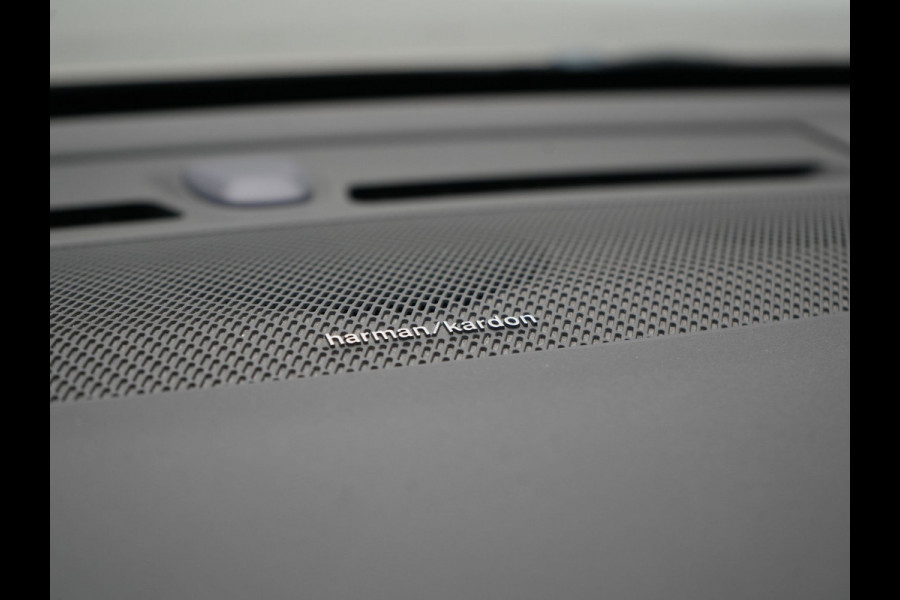 Volvo XC40 T5 Recharge Inscription Plug In Hybrid PHEV | Panodak | Trekhaak af Fabriek | Adaptive Cruise | Harman Kardon | Camera | Verwarmde Lederen Sportstoelen |