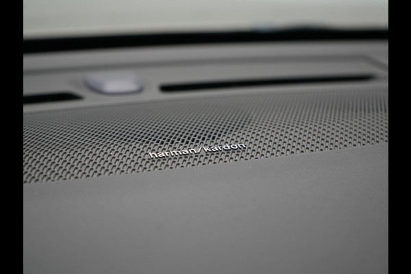 Volvo XC40 T5 Recharge Inscription Plug In Hybrid PHEV | Panodak | Trekhaak af Fabriek | Adaptive Cruise | Harman Kardon | Camera | Verwarmde Lederen Sportstoelen |