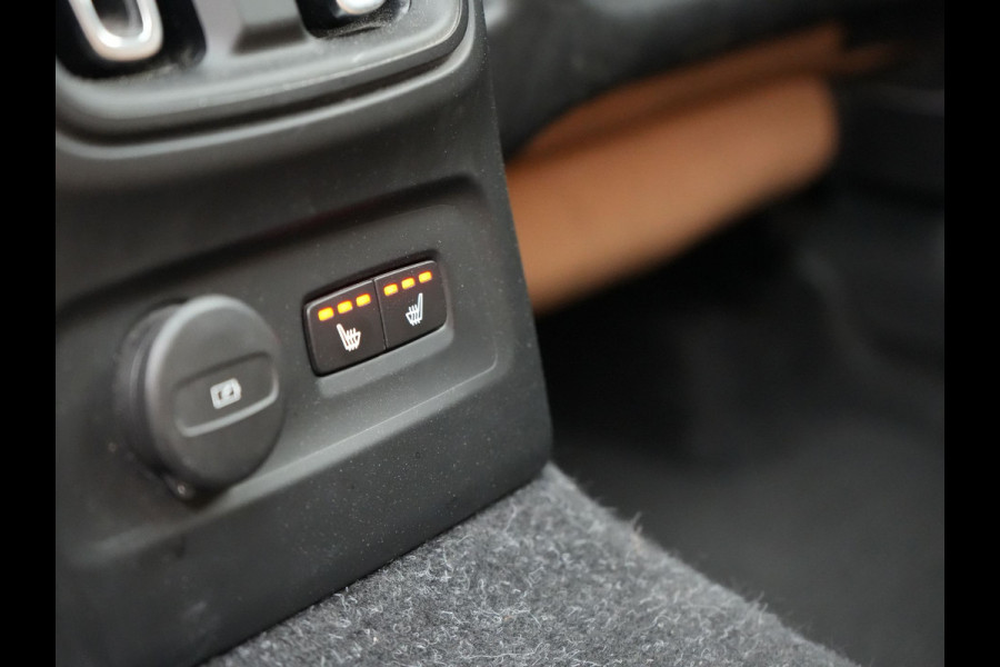 Volvo XC40 T5 Recharge Inscription Plug In Hybrid PHEV | Panodak | Trekhaak af Fabriek | Adaptive Cruise | Harman Kardon | Camera | Verwarmde Lederen Sportstoelen |