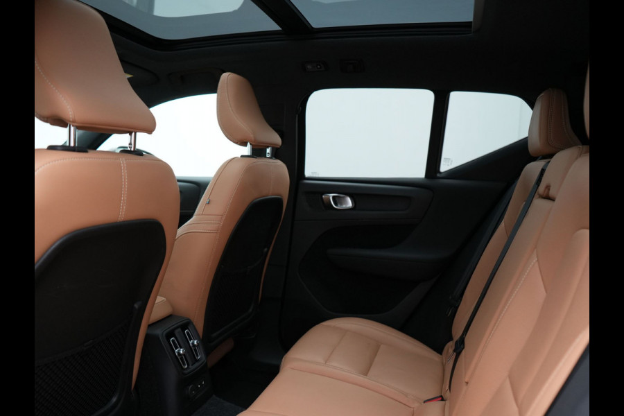 Volvo XC40 T5 Recharge Inscription Plug In Hybrid PHEV | Panodak | Trekhaak af Fabriek | Adaptive Cruise | Harman Kardon | Camera | Verwarmde Lederen Sportstoelen |