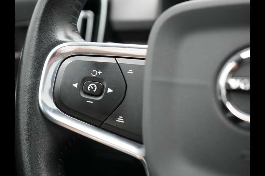 Volvo XC40 T5 Recharge Inscription Plug In Hybrid PHEV | Panodak | Trekhaak af Fabriek | Adaptive Cruise | Harman Kardon | Camera | Verwarmde Lederen Sportstoelen |