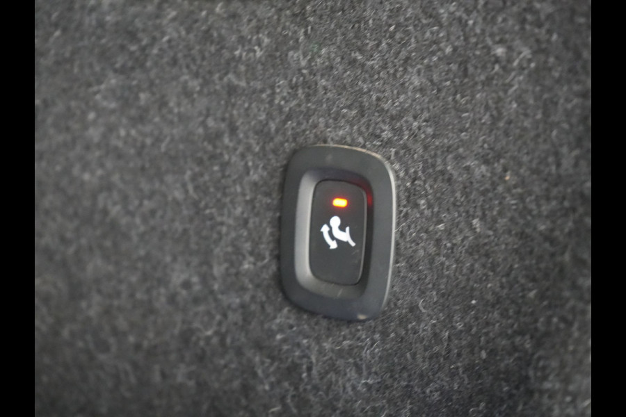 Volvo XC40 T5 Recharge Inscription Plug In Hybrid PHEV | Panodak | Trekhaak af Fabriek | Adaptive Cruise | Harman Kardon | Camera | Verwarmde Lederen Sportstoelen |