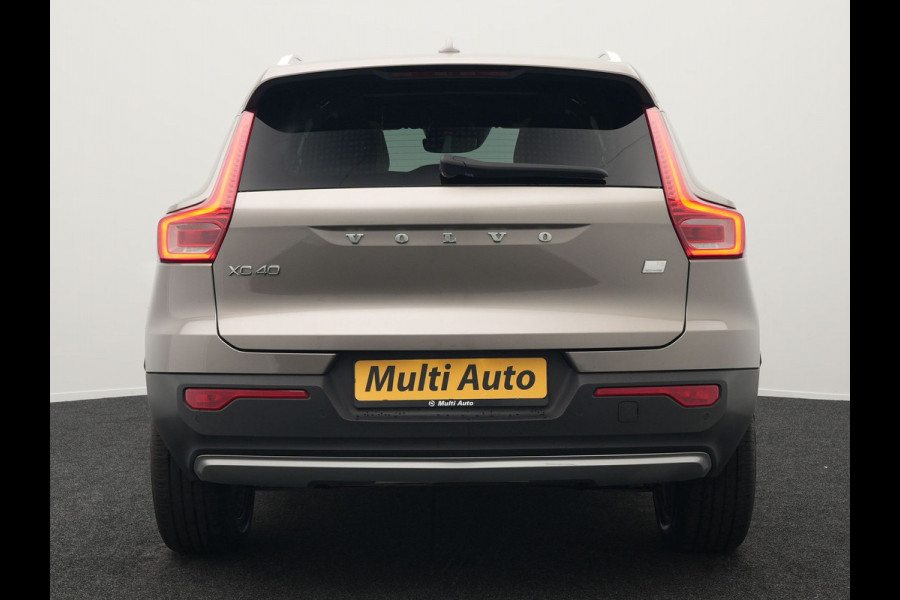 Volvo XC40 T5 Recharge Inscription Plug In Hybrid PHEV | Panodak | Trekhaak af Fabriek | Adaptive Cruise | Harman Kardon | Camera | Verwarmde Lederen Sportstoelen |