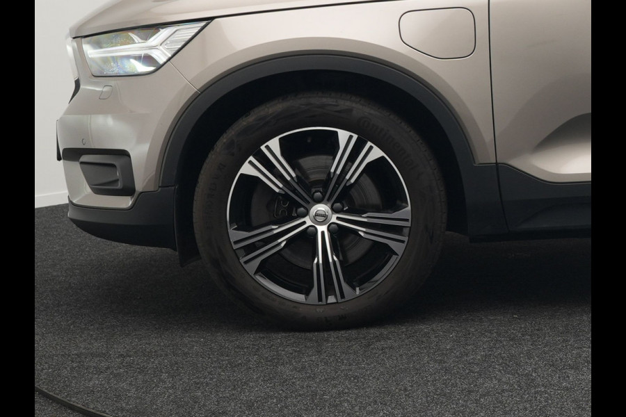Volvo XC40 T5 Recharge Inscription Plug In Hybrid PHEV | Panodak | Trekhaak af Fabriek | Adaptive Cruise | Harman Kardon | Camera | Verwarmde Lederen Sportstoelen |