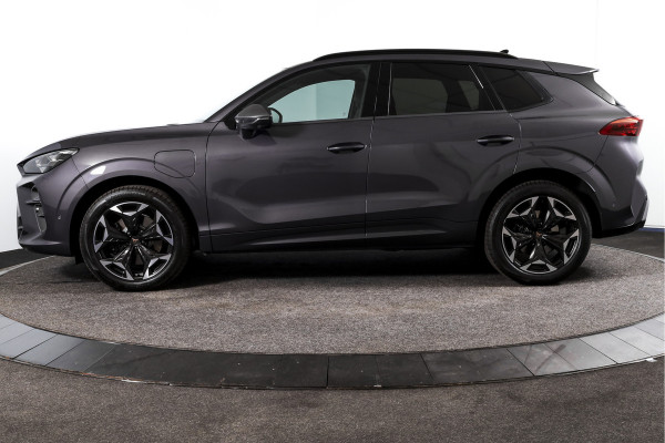 CUPRA Terramar 1.5 TSI e-Hybrid 272 PK VZ Performance | S/K-Panodak | Sennheiser Audio | Adapt. Cruise | Memory Stoel | Stoel-+Stuurverw. | PDC | 360 Camera | NAV + App. Connect | ECC | Elek. Klep | LM 19" | Dark Void lak | 5209