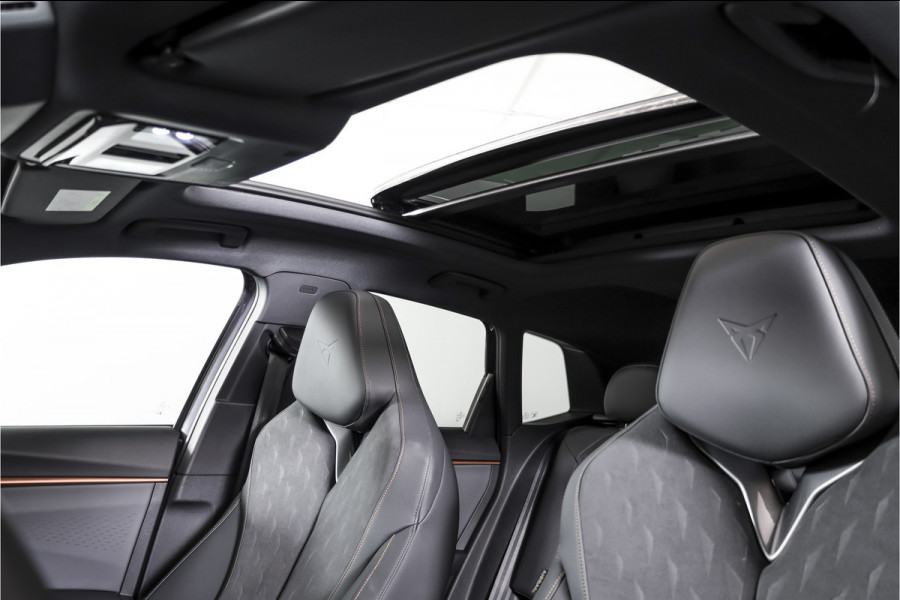 CUPRA Terramar 1.5 TSI e-Hybrid 272 PK VZ Performance | S/K-Panodak | Sennheiser Audio | Adapt. Cruise | Memory Stoel | Stoel-+Stuurverw. | PDC | 360 Camera | NAV + App. Connect | ECC | Elek. Klep | LM 19" | Dark Void lak | 5209