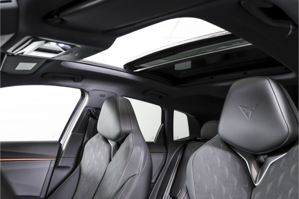 CUPRA Terramar 1.5 TSI e-Hybrid 272 PK VZ Performance | S/K-Panodak | Sennheiser Audio | Adapt. Cruise | Memory Stoel | Stoel-+Stuurverw. | PDC | 360 Camera | NAV + App. Connect | ECC | Elek. Klep | LM 19" | Dark Void lak | 5209