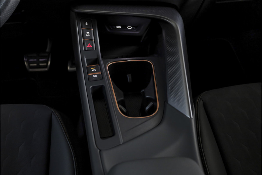 CUPRA Terramar 1.5 TSI e-Hybrid 272 PK VZ Performance | S/K-Panodak | Sennheiser Audio | Adapt. Cruise | Memory Stoel | Stoel-+Stuurverw. | PDC | 360 Camera | NAV + App. Connect | ECC | Elek. Klep | LM 19" | Dark Void lak | 5209