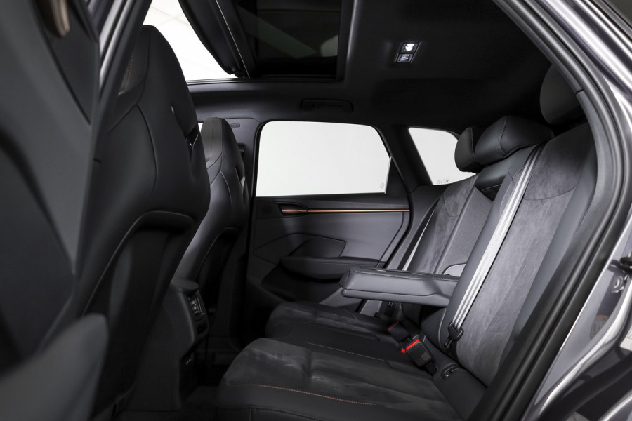 CUPRA Terramar 1.5 TSI e-Hybrid 272 PK VZ Performance | S/K-Panodak | Sennheiser Audio | Adapt. Cruise | Memory Stoel | Stoel-+Stuurverw. | PDC | 360 Camera | NAV + App. Connect | ECC | Elek. Klep | LM 19" | Dark Void lak | 5209