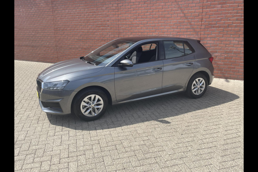 Škoda Fabia 1.0 TSI Ambition Panoramadak Navigatie Carplay PDC Camera Adaptive Cruise Control Stoelverwarming Full LED Climatronic