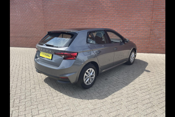 Škoda Fabia 1.0 TSI Ambition Panoramadak Navigatie Carplay PDC Camera Adaptive Cruise Control Stoelverwarming Full LED Climatronic