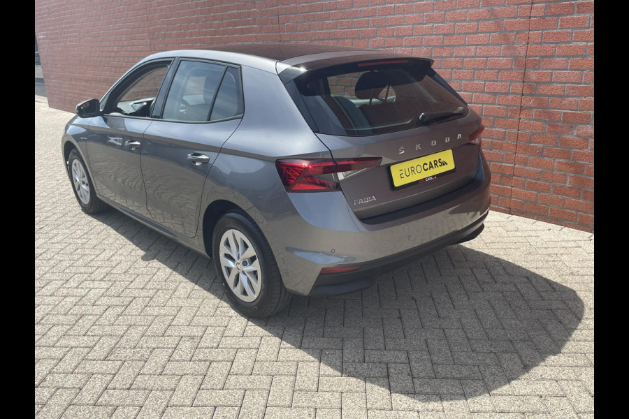Škoda Fabia 1.0 TSI Ambition Panoramadak Navigatie Carplay PDC Camera Adaptive Cruise Control Stoelverwarming Full LED Climatronic