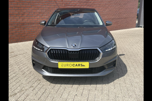 Škoda Fabia 1.0 TSI Ambition Panoramadak Navigatie Carplay PDC Camera Adaptive Cruise Control Stoelverwarming Full LED Climatronic