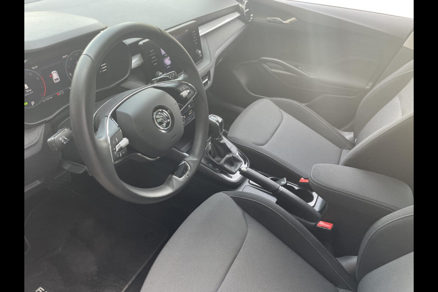 Škoda Fabia 1.0 TSI Ambition Panoramadak Navigatie Carplay PDC Camera Adaptive Cruise Control Stoelverwarming Full LED Climatronic