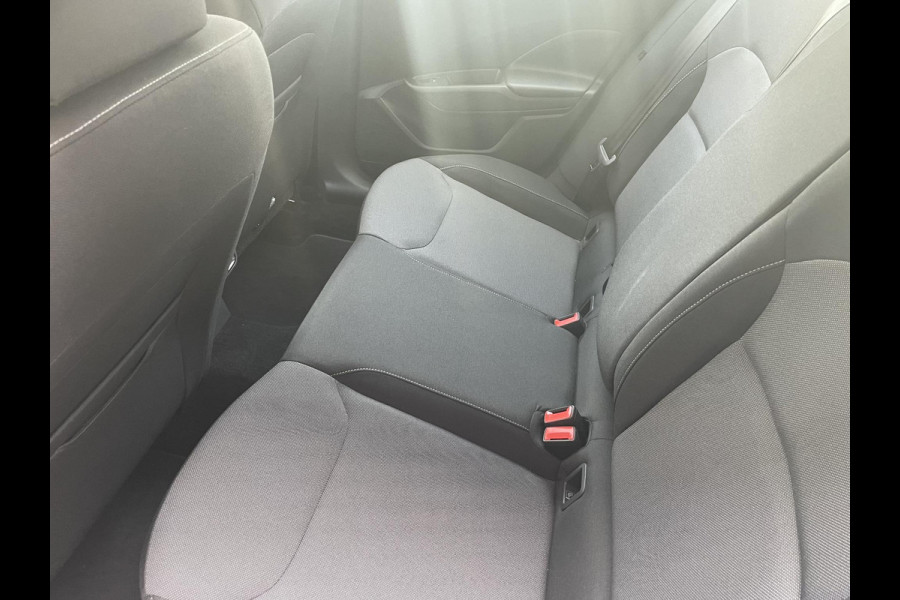 Škoda Fabia 1.0 TSI Ambition Panoramadak Navigatie Carplay PDC Camera Adaptive Cruise Control Stoelverwarming Full LED Climatronic