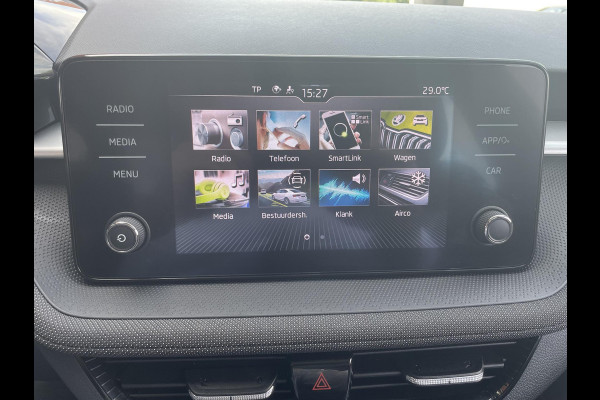 Škoda Fabia 1.0 TSI Ambition Panoramadak Navigatie Carplay PDC Camera Adaptive Cruise Control Stoelverwarming Full LED Climatronic