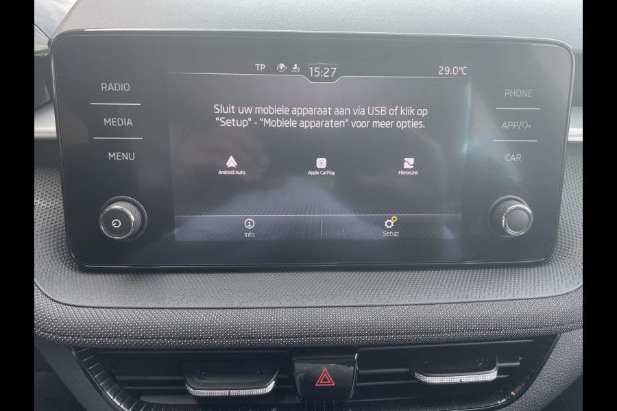 Škoda Fabia 1.0 TSI Ambition Panoramadak Navigatie Carplay PDC Camera Adaptive Cruise Control Stoelverwarming Full LED Climatronic