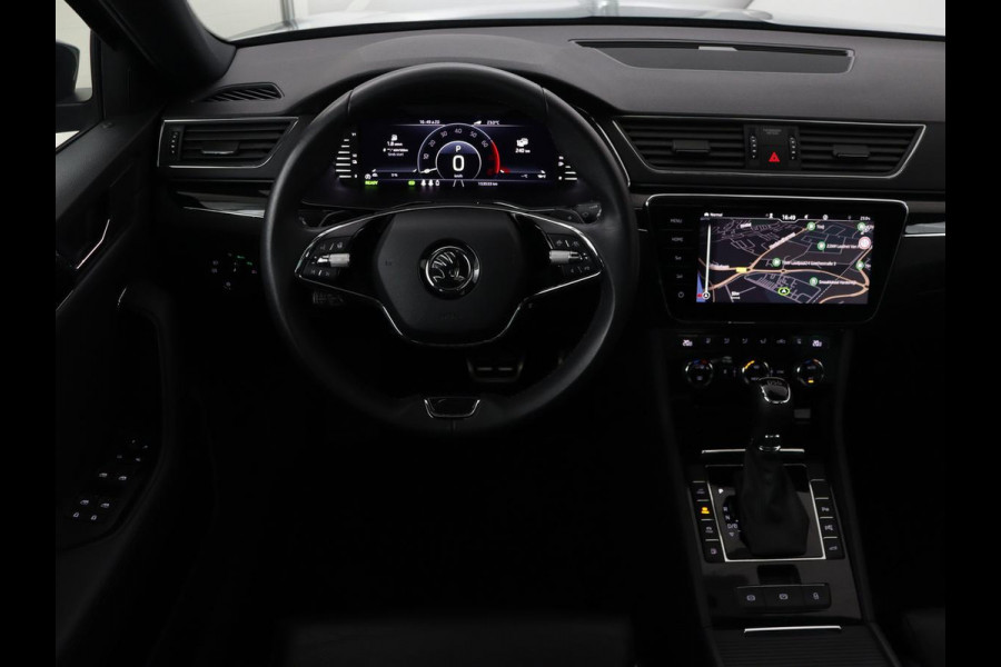 Škoda Superb Combi 1.4 TSI iV Laurin & Klement | Panoramadak | Leder | Trekhaak | Adaptive cruise | Stoelverwarming | Canton Sound |