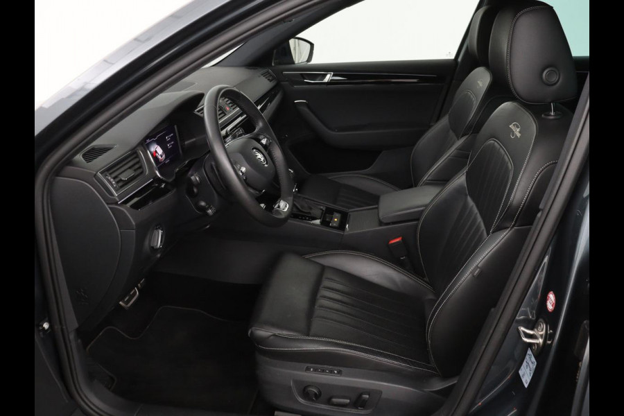 Škoda Superb Combi 1.4 TSI iV Laurin & Klement | Panoramadak | Leder | Trekhaak | Adaptive cruise | Stoelverwarming | Canton Sound |