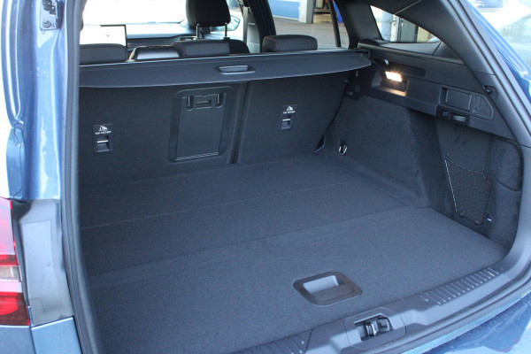 Ford FOCUS Wagon 1.0 EcoBoost Hybrid ST Line X | SCI | 125pk | Winterpack | Driver Assistance pack | 18 inch Licht metaal | Incl 2.500,- Ford Voordeel