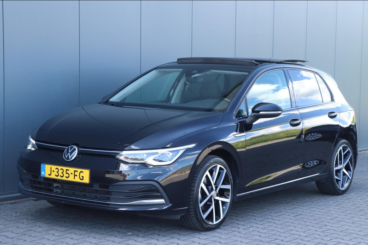 Volkswagen Golf 1.5 eTSI Style | PANO - IQ. LIGHT - NAP - VOL! Volkswagen Golf 1.5 eTSI Style | PANO - IQ. LIGHT - NAP - VOL!
