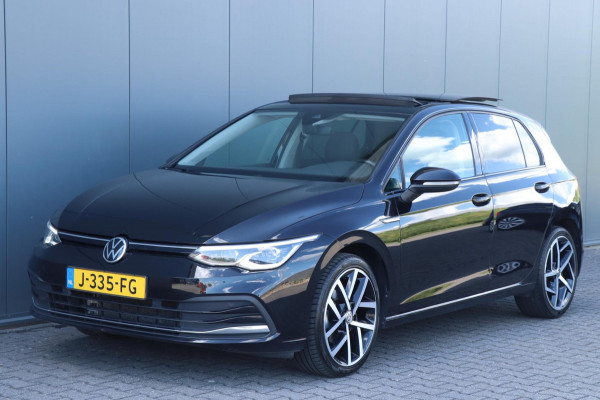 Volkswagen Golf 1.5 eTSI Style | PANO - IQ. LIGHT - NAP - VOL!