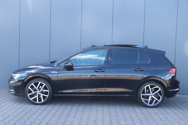 Volkswagen Golf 1.5 eTSI Style | PANO - IQ. LIGHT - NAP - VOL!
