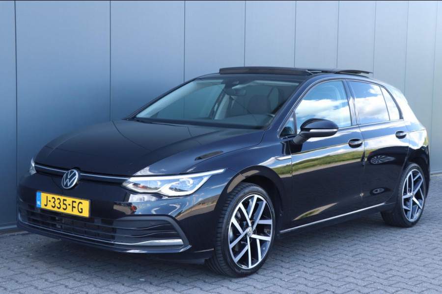 Volkswagen Golf 1.5 eTSI Style | PANO - IQ. LIGHT - NAP - VOL!